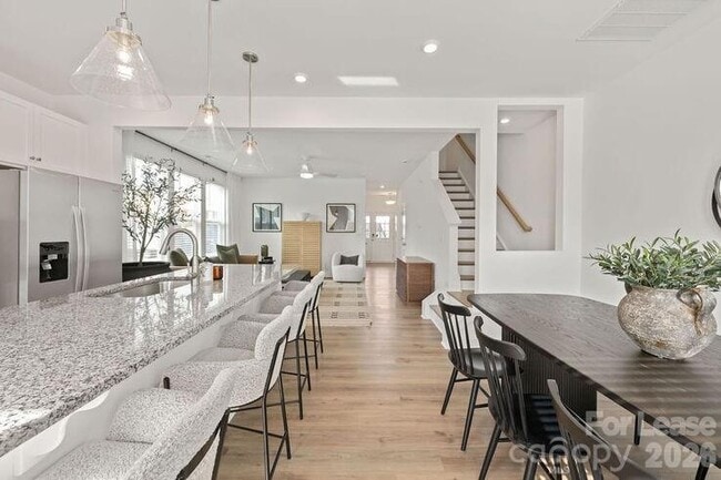 Building Photo - 2348 Layman Dr