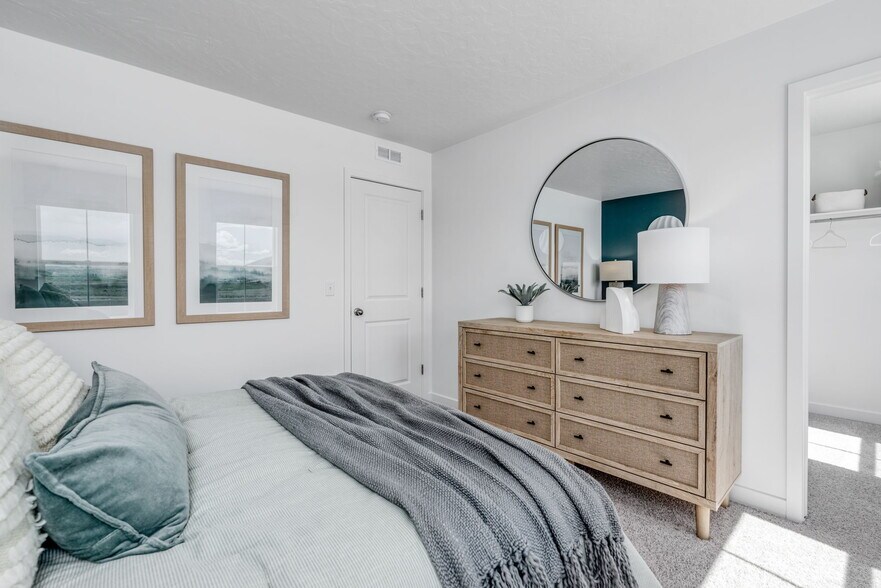 Building Photo - 1566 N Summer Spgs Cv