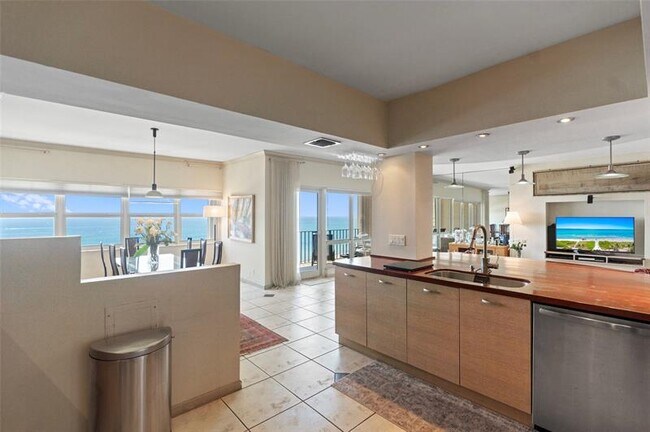 Building Photo - 4900 N Ocean Blvd