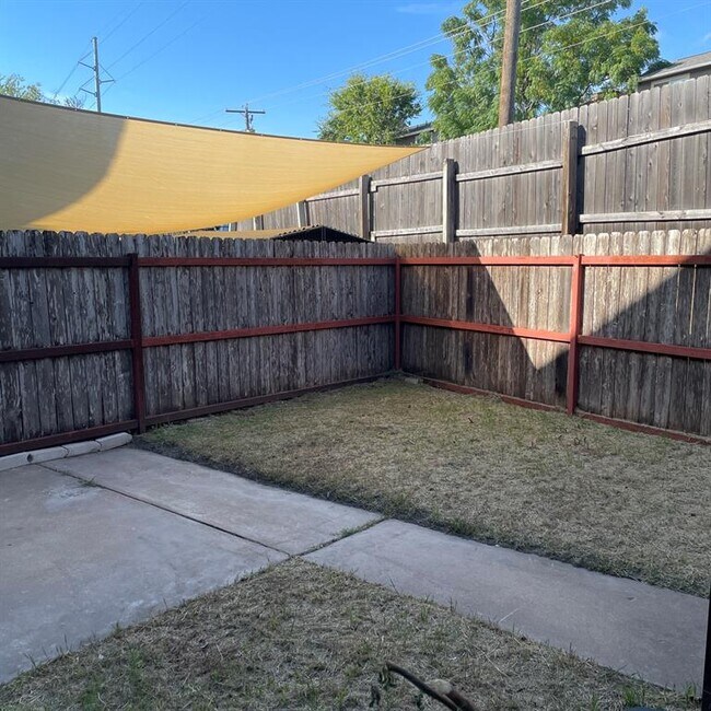 Building Photo - 1705 Coronado Hills Dr