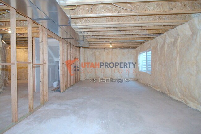 Building Photo - 1316 Dawes Wy