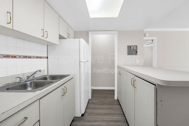 Building Photo - 5123 Curry Ford Rd