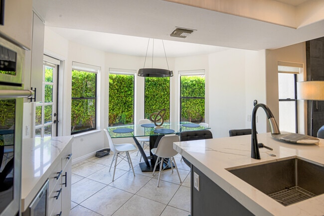 Building Photo - 74830 Waring Ct