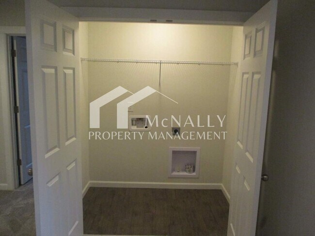 Building Photo - 3 Bedroom, 2.5 Bathroom Andasio Villiage Home in Port Orchard