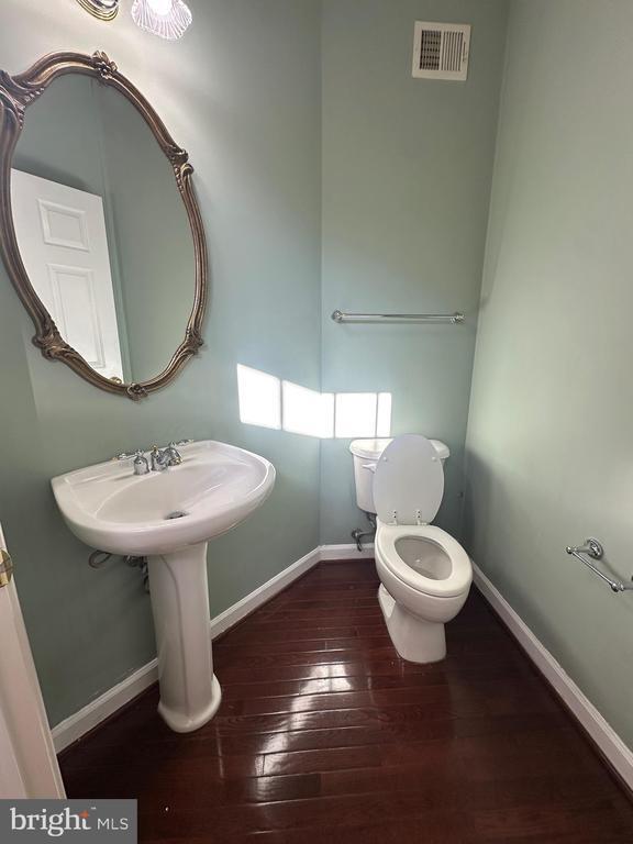 Primary Photo - 9430 Dunraven St