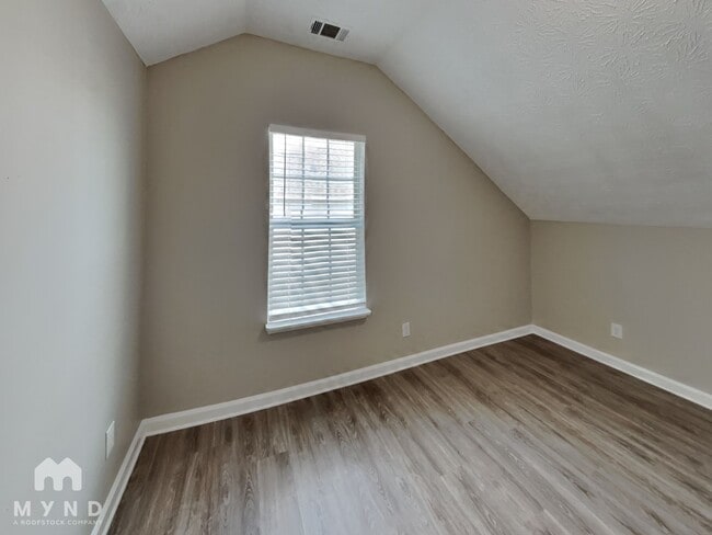 Building Photo - 3302 Summer Brooke Ln