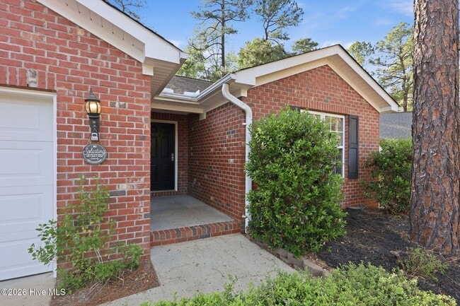 Building Photo - 14 Juniper Ln