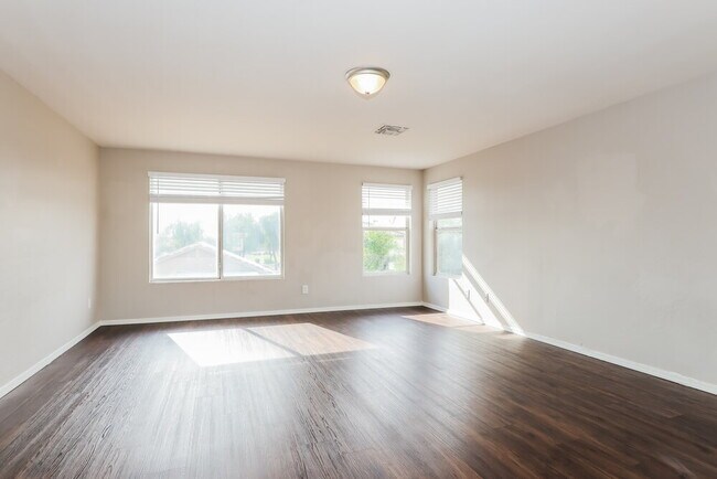 Building Photo - 12005 W Corrine Dr