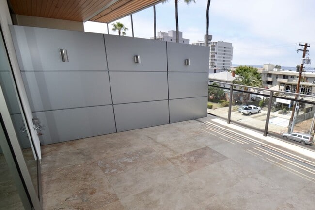 Building Photo - LUXURY 3 BEDROOM CONDO in the Unique Urban Enclave  of Palentine. Walk to Balboa Park! Parking wi...