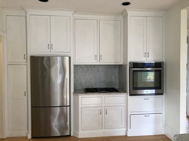 Building Photo - 322 Spring St