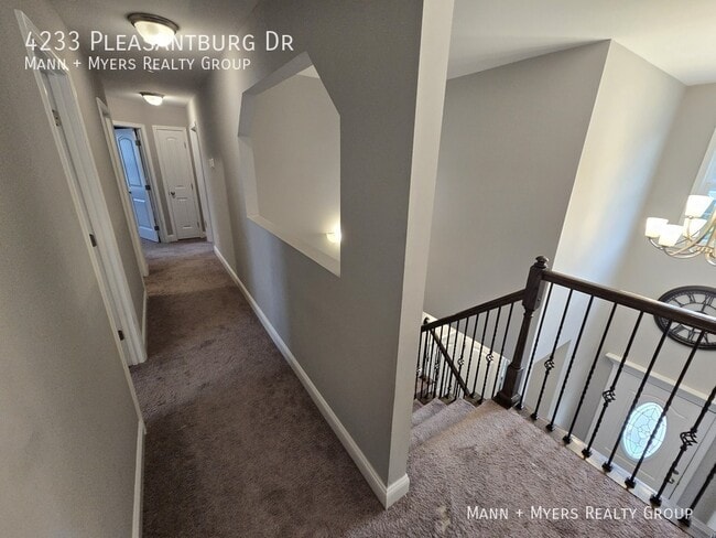 Building Photo - 4233 Pleasantburg Dr