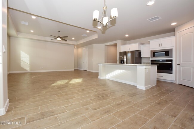 Building Photo - 705 Paseo De La Reina St