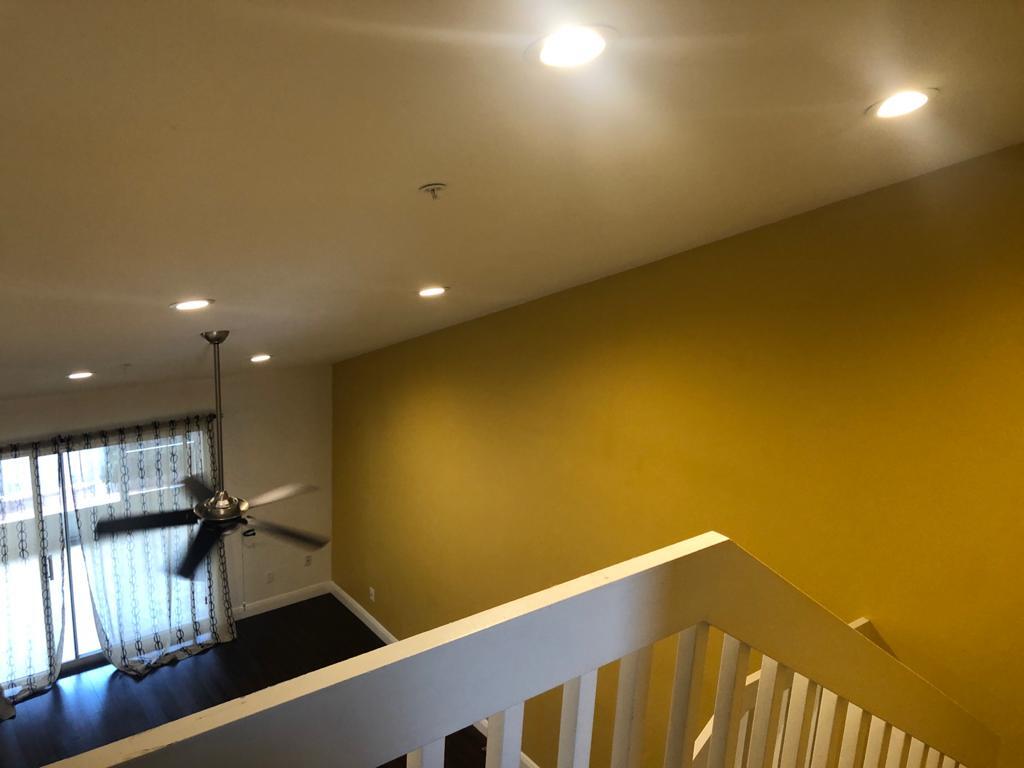 Building Photo - 755 Cove Way