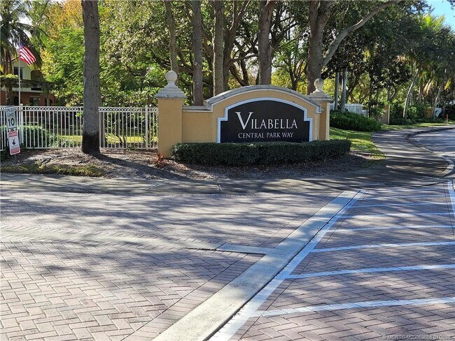 Building Photo - 44 SE Sedona Cir