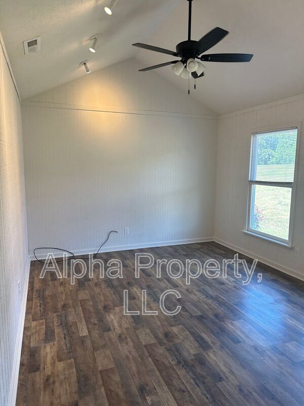 Building Photo - 6610 Highway 81 S