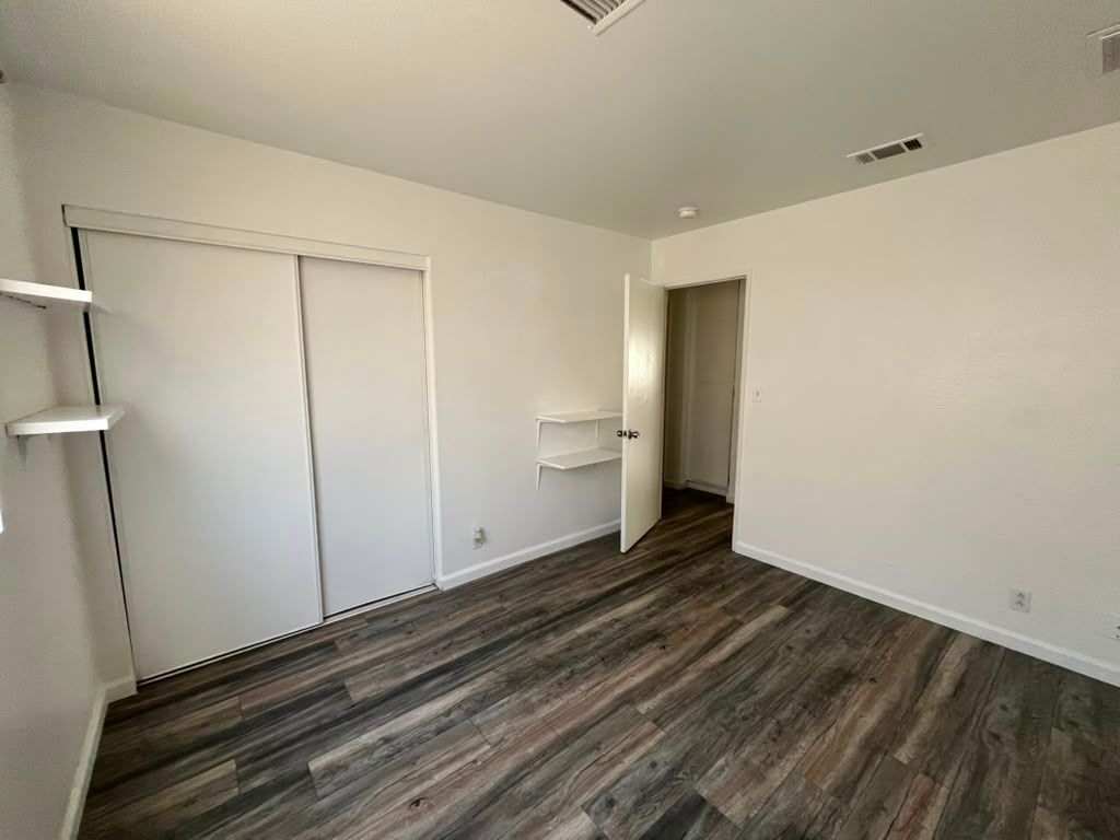 Building Photo - 43770 Santa Rosa Cir