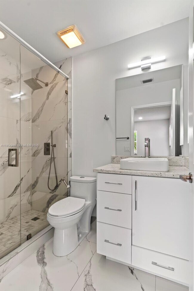 Building Photo - 6357 Brava Way