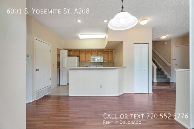 Building Photo - 6001 S Yosemite St
