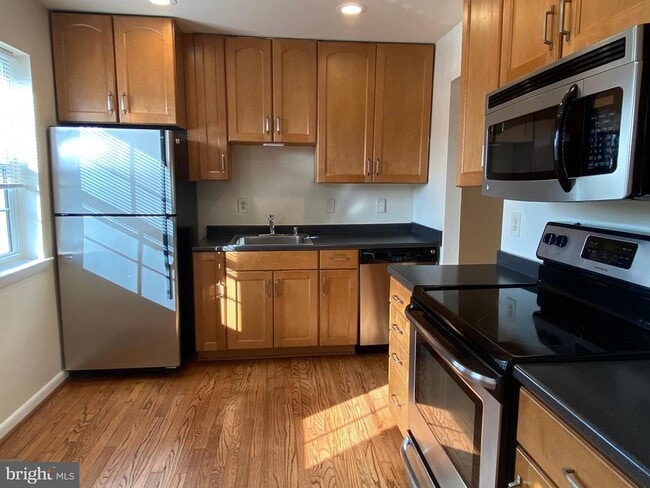 Building Photo - 7432 Pohick Rd