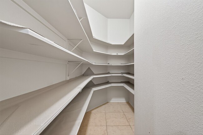 Building Photo - 5215 Field Briar Ln