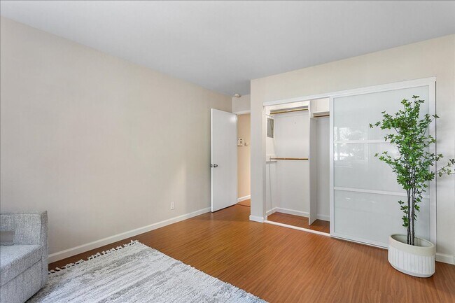 Building Photo - 1311 Webster St