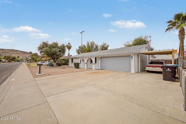 Building Photo - 13832 N 17th Ave