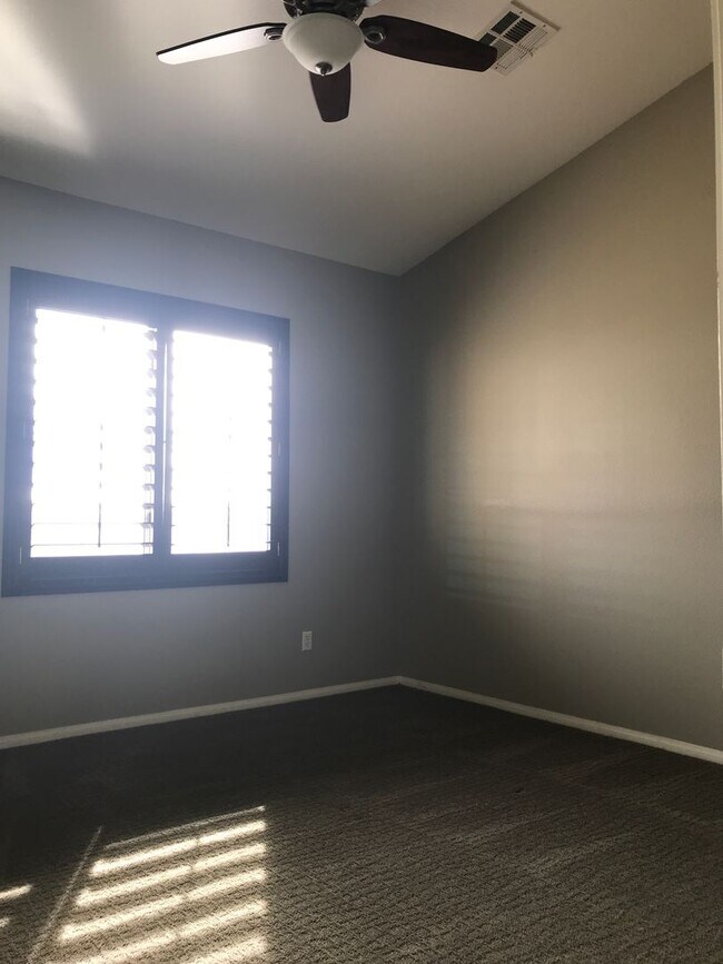 Building Photo - Great Townhouse over lookings TPC Summerli...