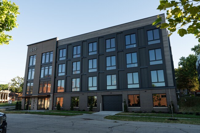 Building Photo - High Street Lofts II