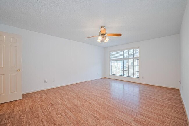 Building Photo - 1311 Antoine Dr