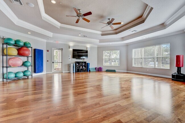 Building Photo - Beautifully Maintained 3-Bedroom, 2-Bathro...