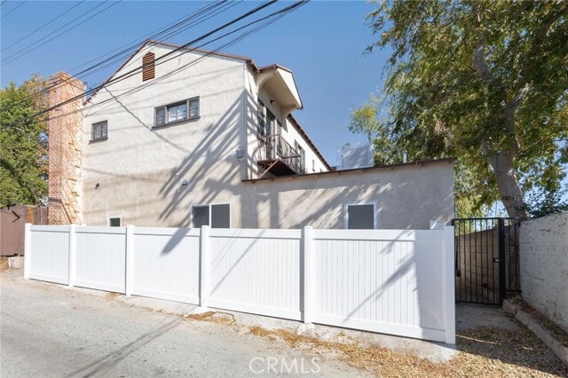 Building Photo - 1375 N Mentor Ave