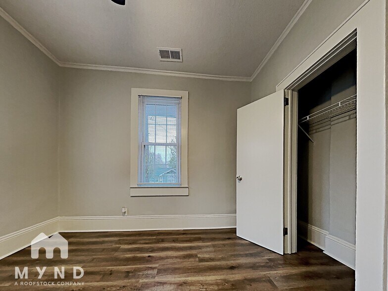 Building Photo - 1832 Wilmore Dr