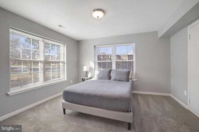 Building Photo - 46652 Clearview Terrace