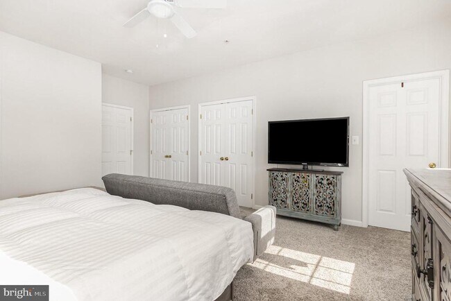 Building Photo - 1650 Mohegan Dr