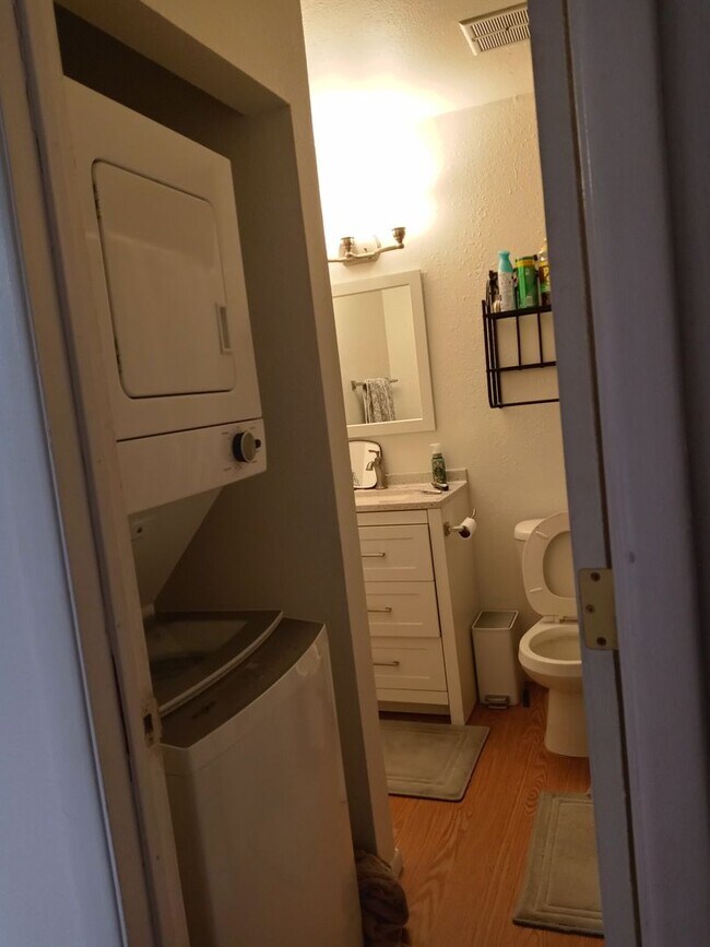 Building Photo - PRICE LOWERED!! VERY CLOSE TO INTEL!