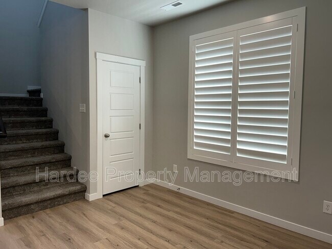 Building Photo - 4987 W Avilla Dr