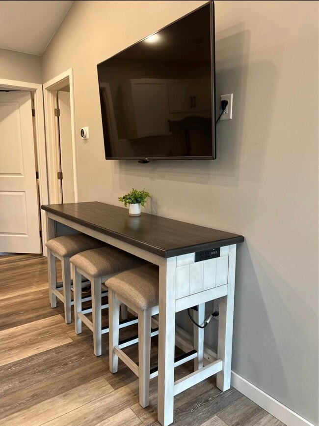 Building Photo - 515 Keeling Rd