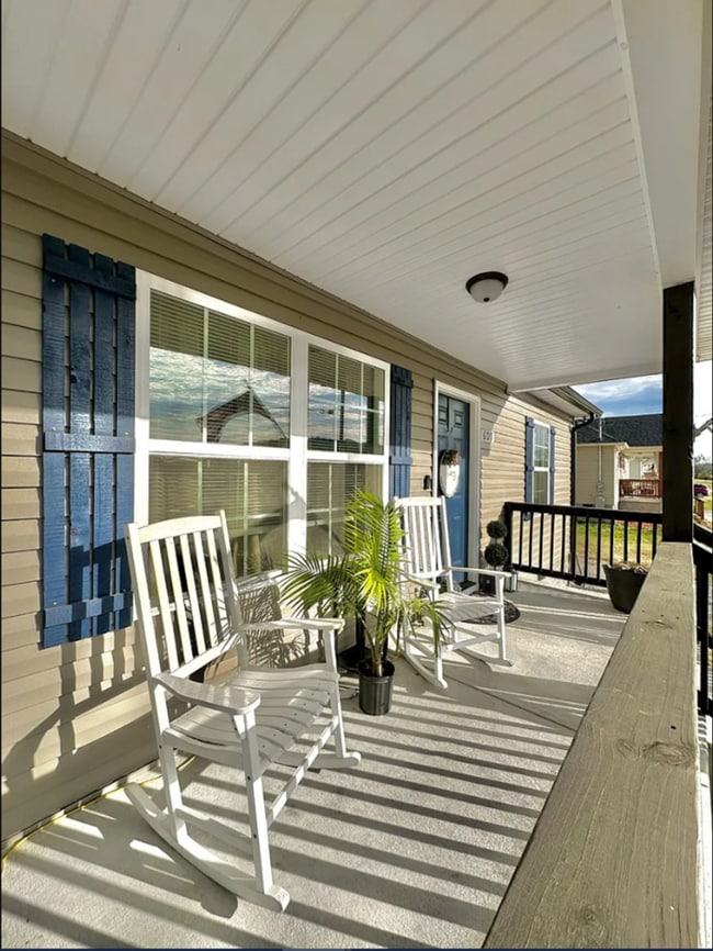 Building Photo - Pristine 3 Bed, 2 Bath Rental Built in 2022!
