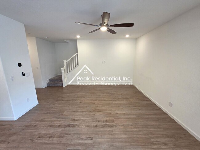 Building Photo - Only 2 years new. 3-bedrooms in Elk Grove