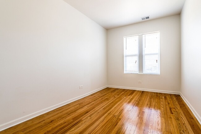 Building Photo - 404 School St Maywood, IL 60153