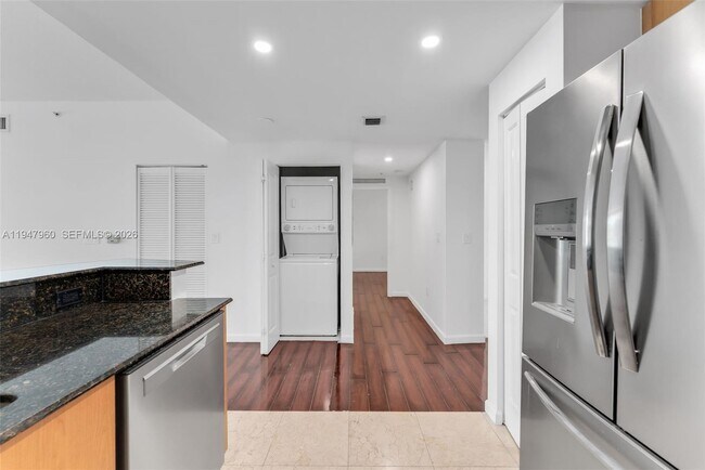 Building Photo - 7914 Harbor Island Dr