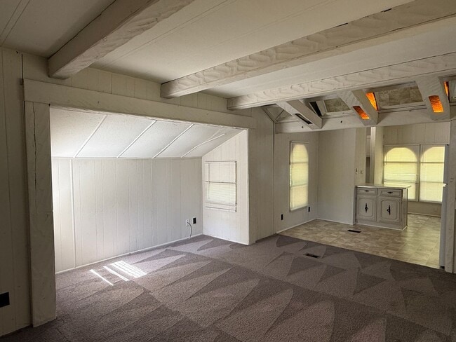 Building Photo - 6143 Glenn Teague Rd