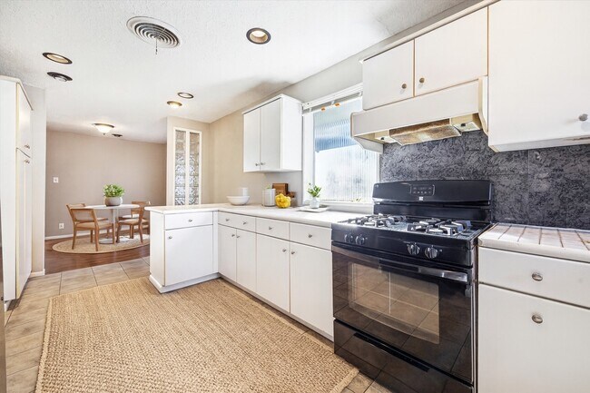 Building Photo - 2712 W Holcombe Blvd