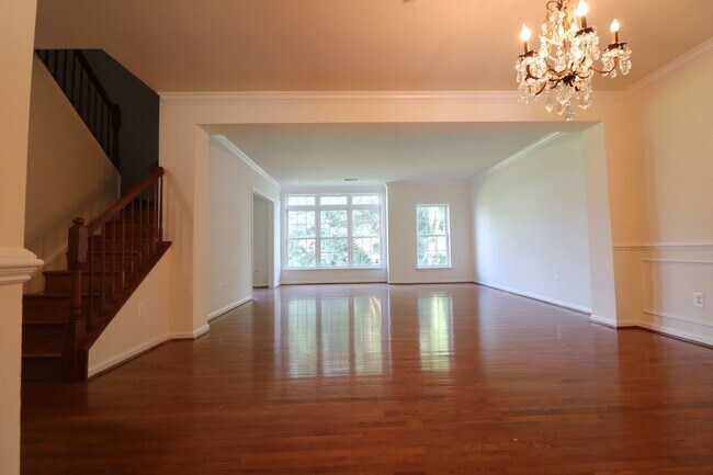 Building Photo - 4635 Battenburg Ln