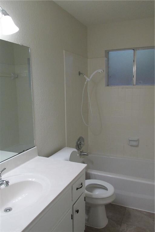 Building Photo - 404 Tanglewood Dr