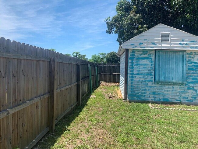 Building Photo - 8477 Fay Ave