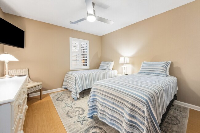 Building Photo - 568 Pinehurst Ln