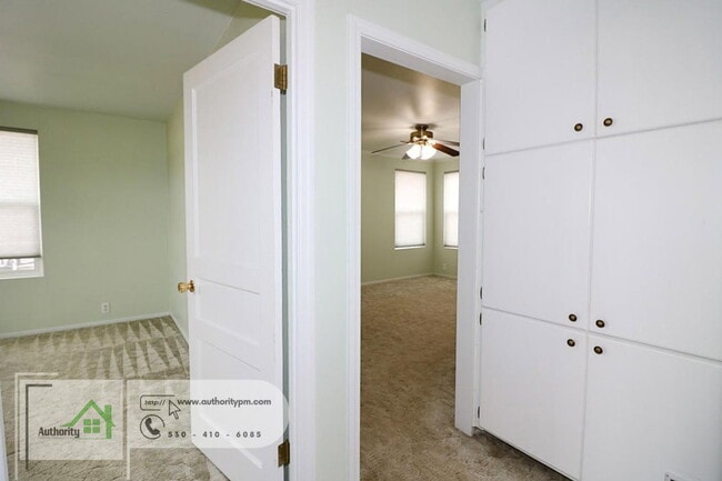Building Photo - 6530 Dale Ln