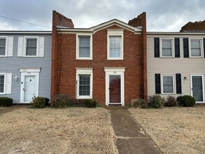 Building Photo - 238 Hickory Trail