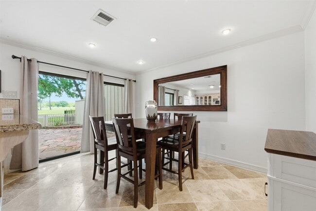 Building Photo - 2209 W Settler's Way